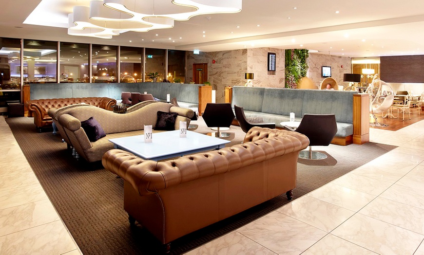 Image 7: Airport Lounge Access With Meal