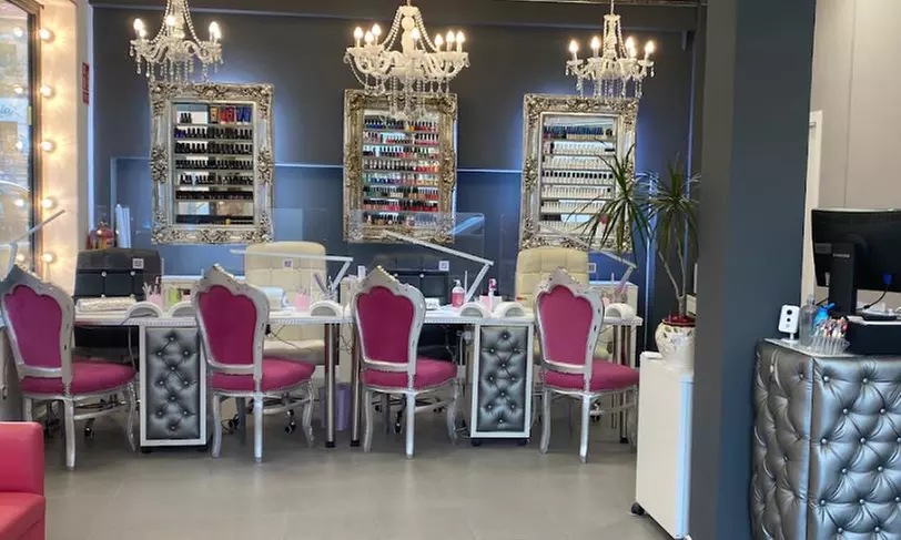 Sesión de manicura y pedicura