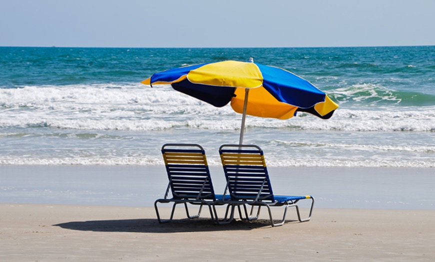 Image 2: Plage privée, cocktails et repas