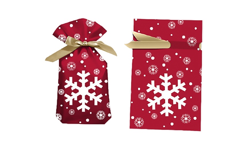 Image 2: 50-Piece Christmas Drawstring Gift Bag Set