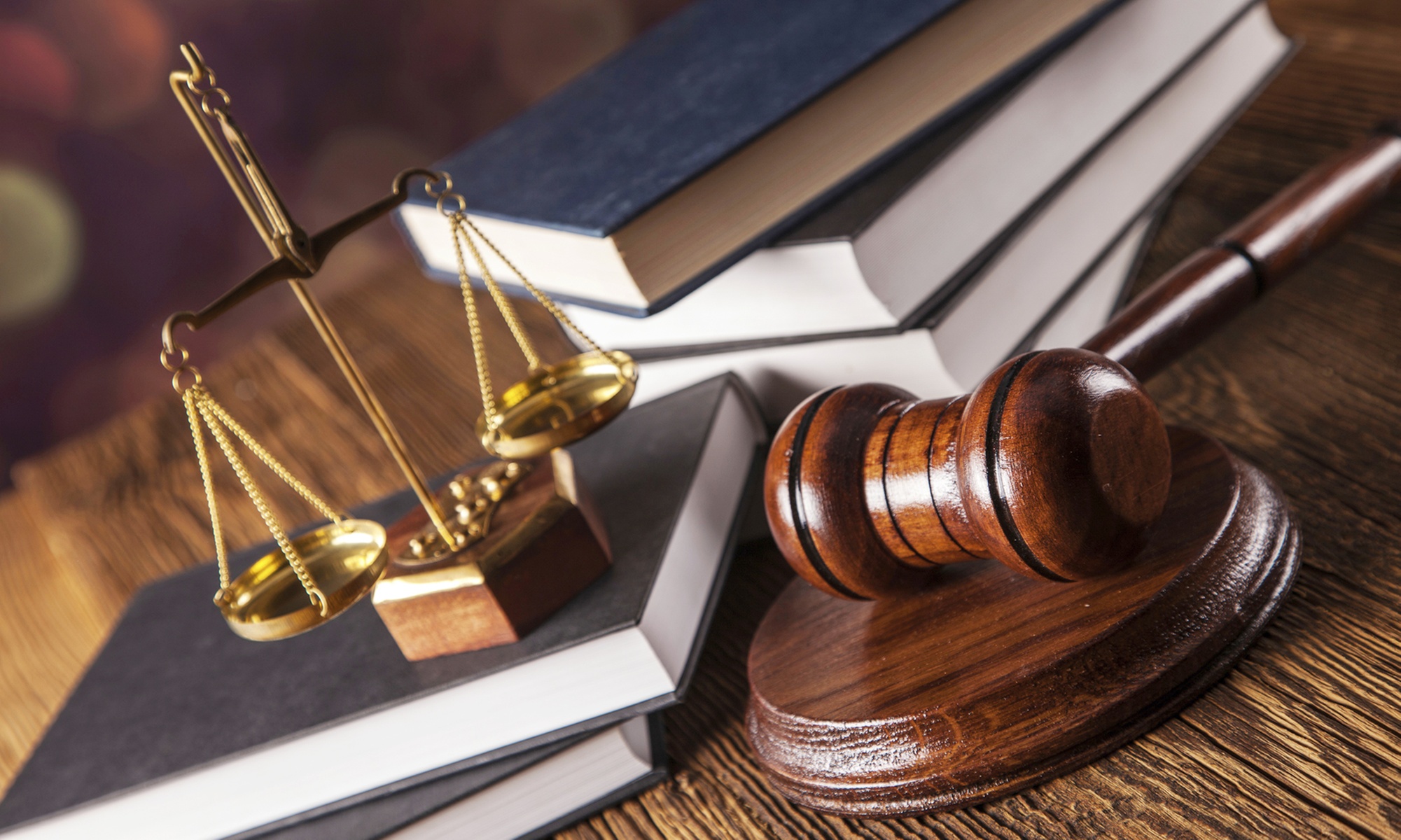 Kurs online: Prawo pracy lub Specjalista ds. umów i aktów prawnych