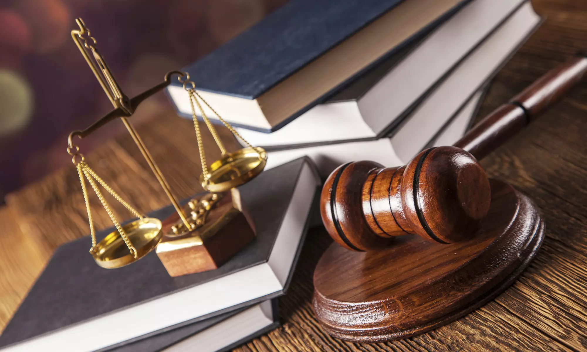 Kurs online: Prawo pracy lub Specjalista ds. umów i aktów prawnych w P&M Management Group (do -74%) - Primary Image