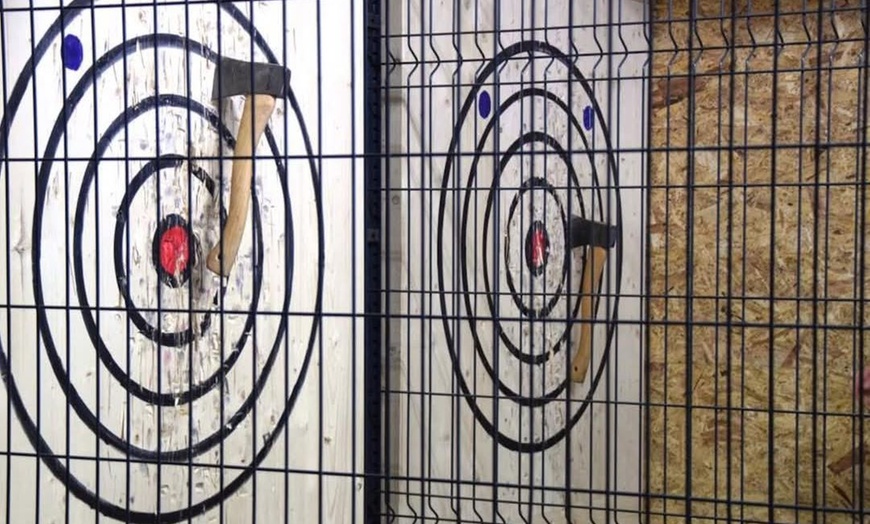 Image 2: Lancer de haches de 1 à 6 personnes pour 60 ou 90 min