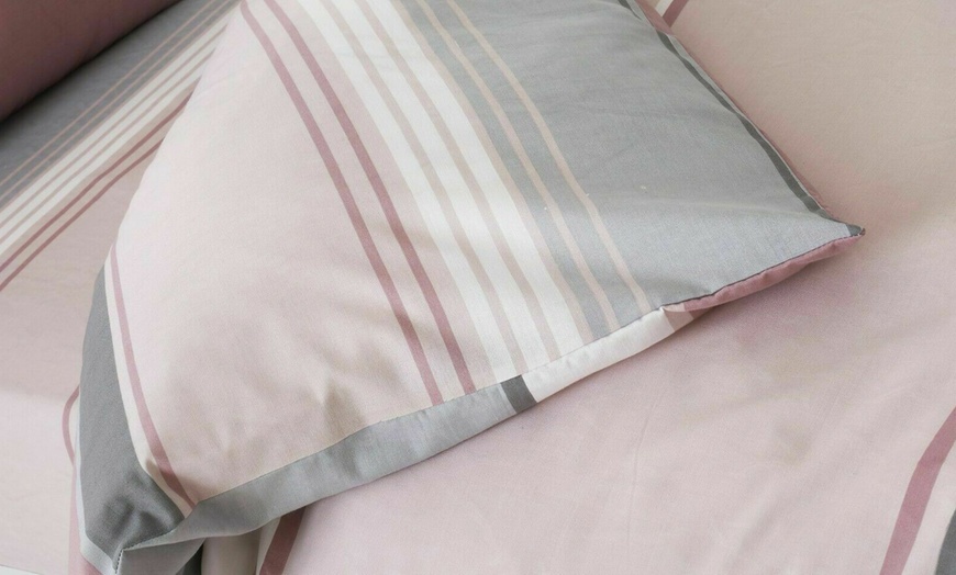 Image 6: Moxie Duvet Set