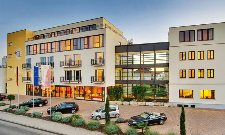 Bad Schönborn: 2-4 Tage für Zwei inkl. Frühstück, 1x Welcome Drink und WiFi im 4* Hotel Villa Medici - Primary Image