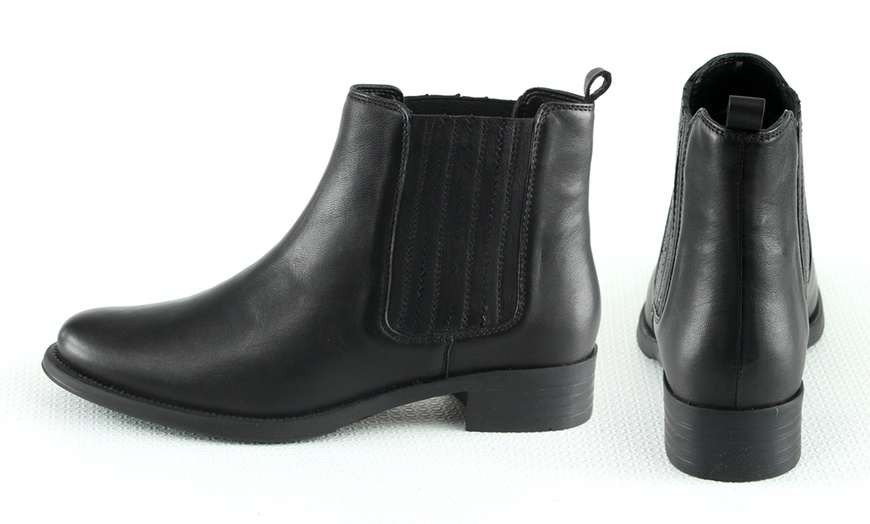 Image 7: Alain Manoukian Leather Boots