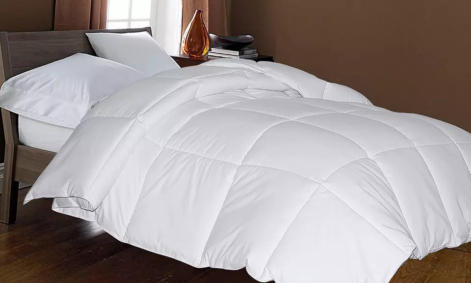 Hotel Suite White Goose Down and Feather Comforter - Primary Image