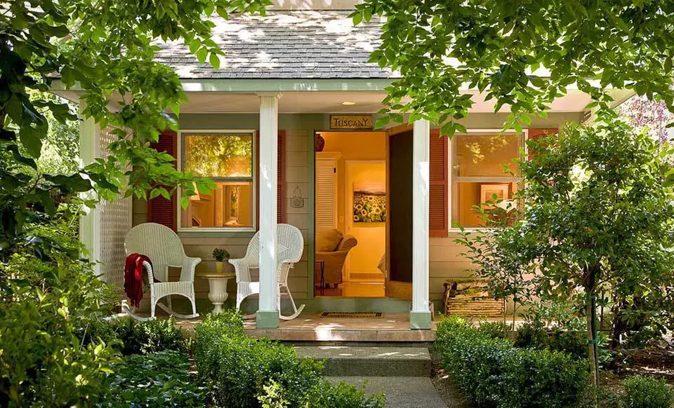 One- or Two-Night Stay with Wine Tastings and a Bottle of Wine at Cottage Grove Inn in Calistoga, CA - Primary Image