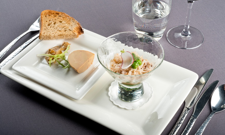 Image 2: Croisière et repas sur la Seine avec Bateaux Parisiens