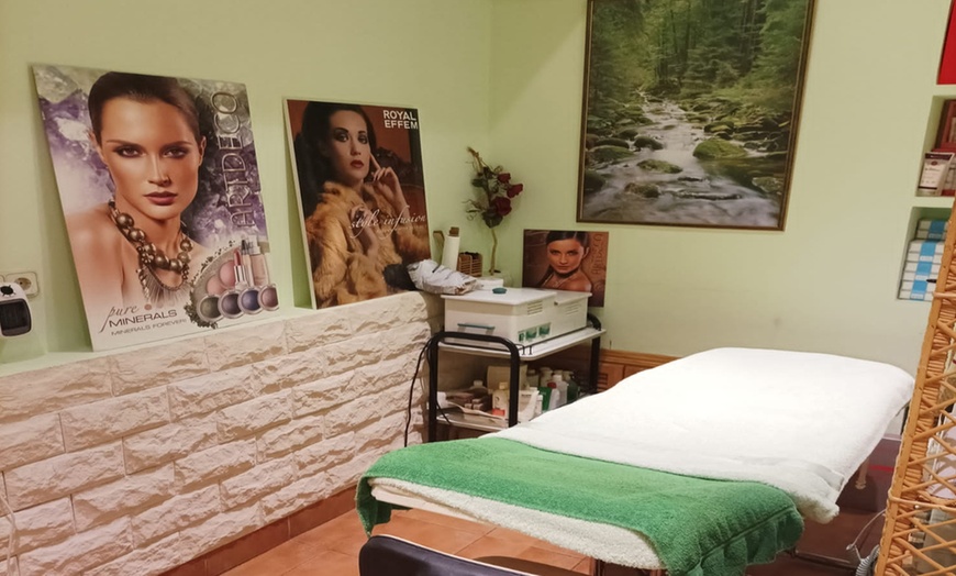 Image 12: Limpieza facial de 10 pasos y tratamiento en Centro de Estética Oasis