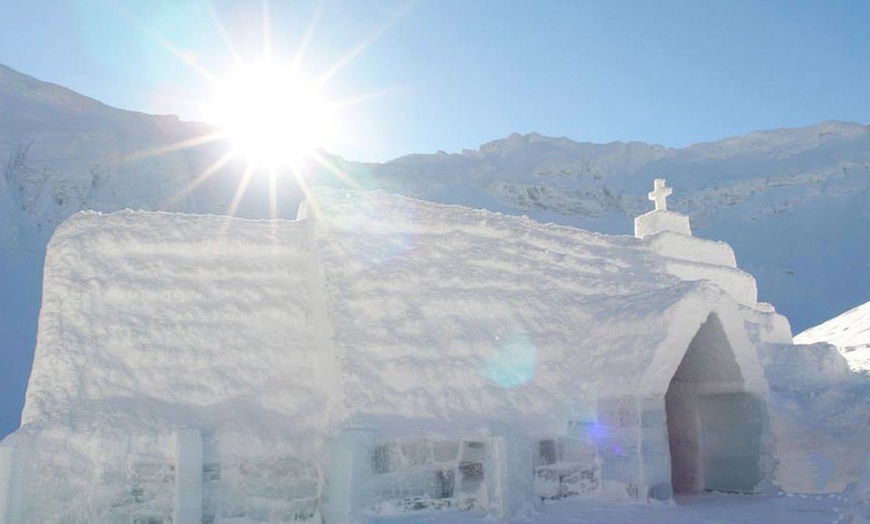 Image 5: Transylvania Ice Hotel Experience