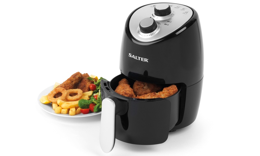 Image 4: Salter Hot Air Fryer with Removable Frying Rack