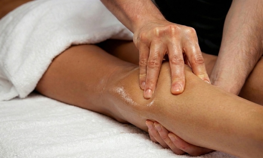Image 3: 60-Min Swedish Massage or Facial or Couples Package for Relaxation