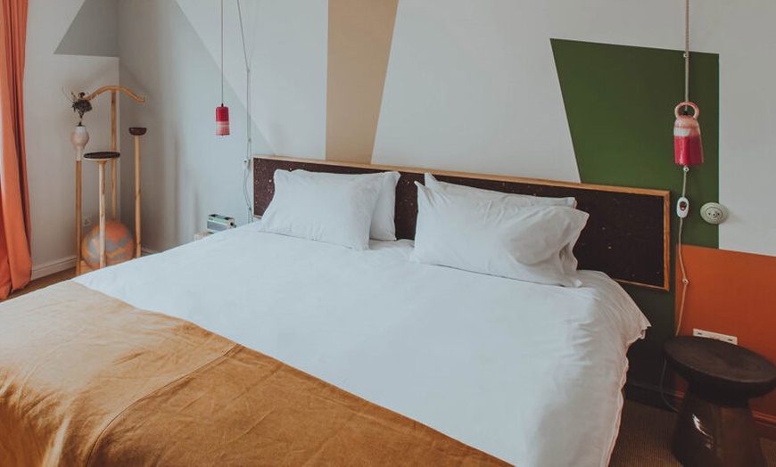 Image 1: Hertfordshire: One or Two-Night Stay with Breakfast