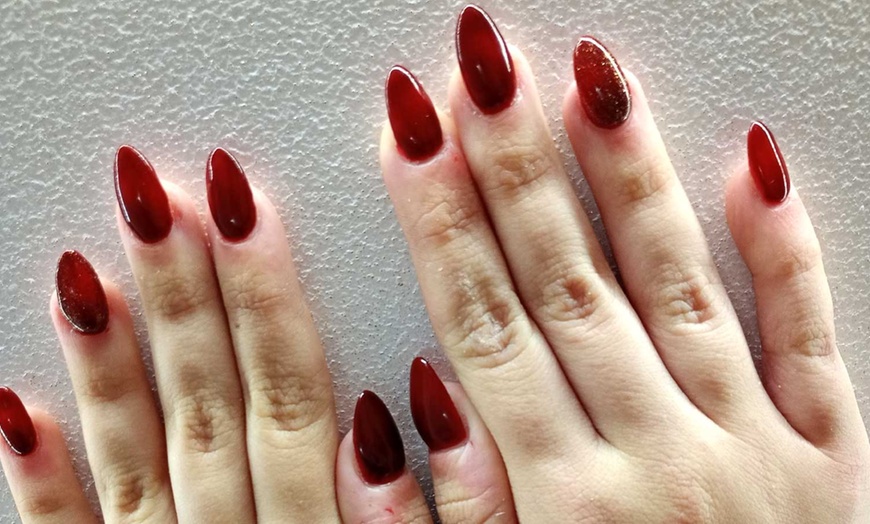 Image 13: Manicure i pedicure hybrydowy i więcej opcji w nowym salonie