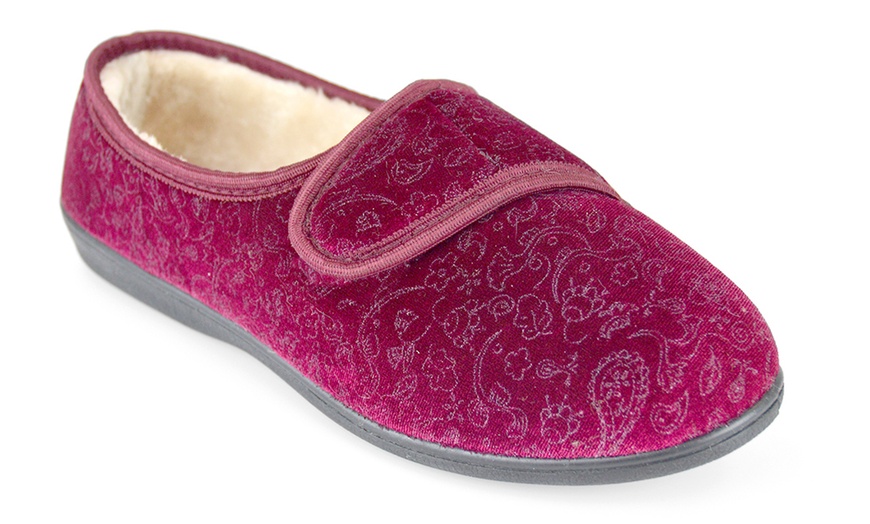 Image 3: Lightweight Slippers