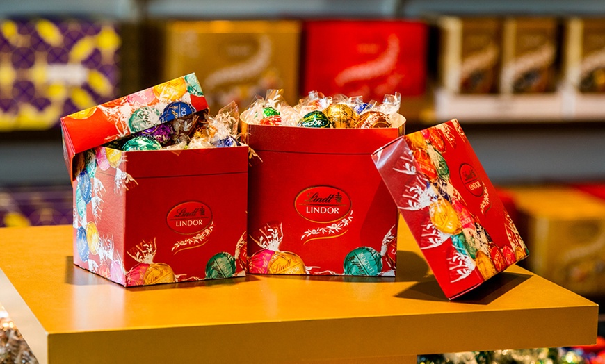 Image 4: Lindt: Pick and Mix Box