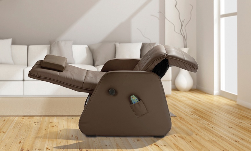 Image 2: Zero Gravity Recliner Chair