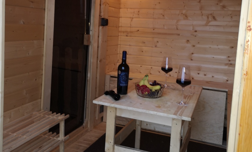 Image 2: Mobile Sauna mit Holz und Aufguss