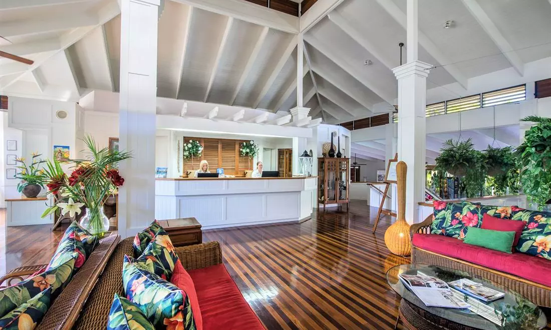 Sunshine Coast: Apartment Stay for Two or Four with Wine and Spa Noosa