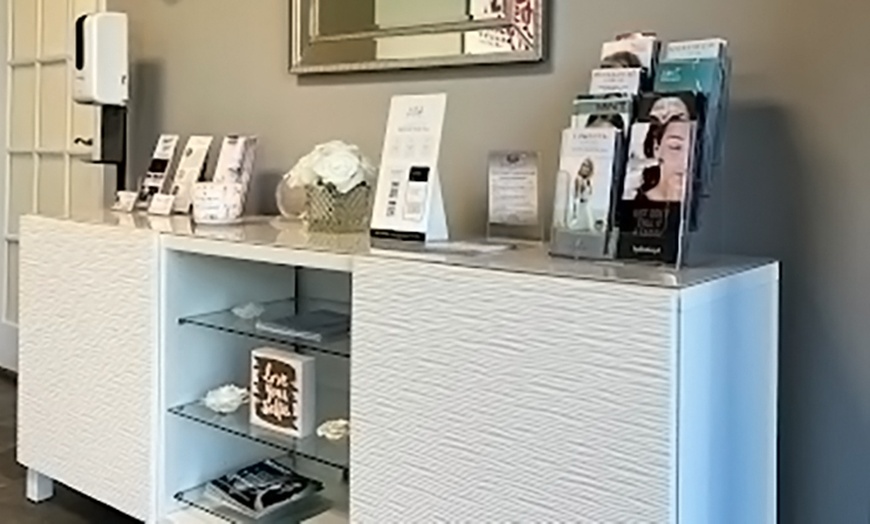 Image 3: Youthful Confidence Awaits with 20, 40, or 60 Units of Botox Treatment