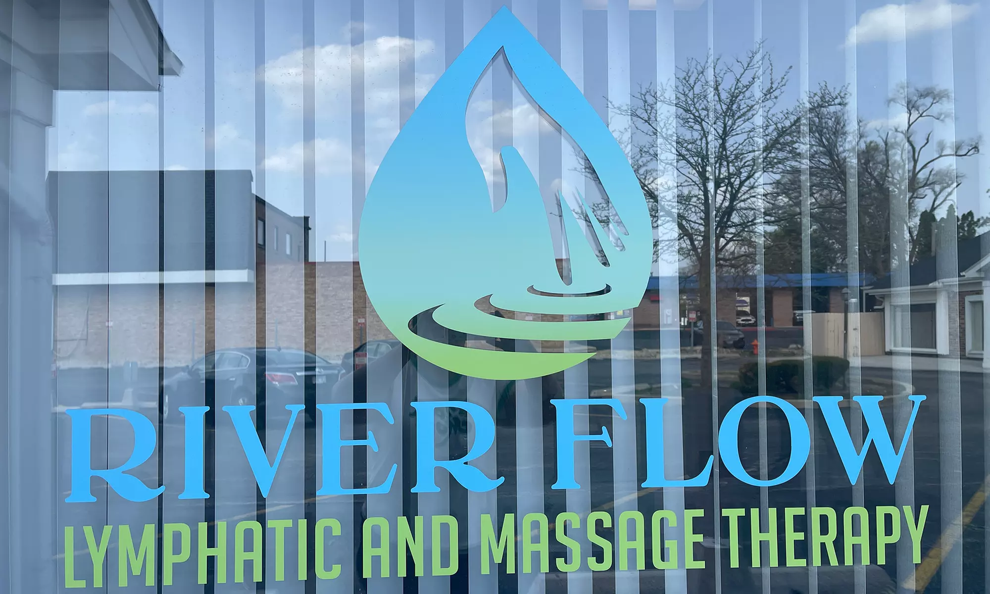 Relax with a 60 or 90 minute Deep-tissue Massage Session