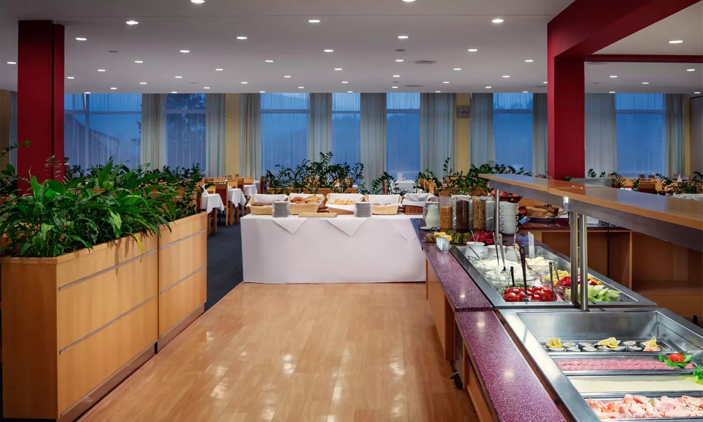 Karlsbad: Doppel- od. Zweibettzimmer mit Halbpension & Treatments