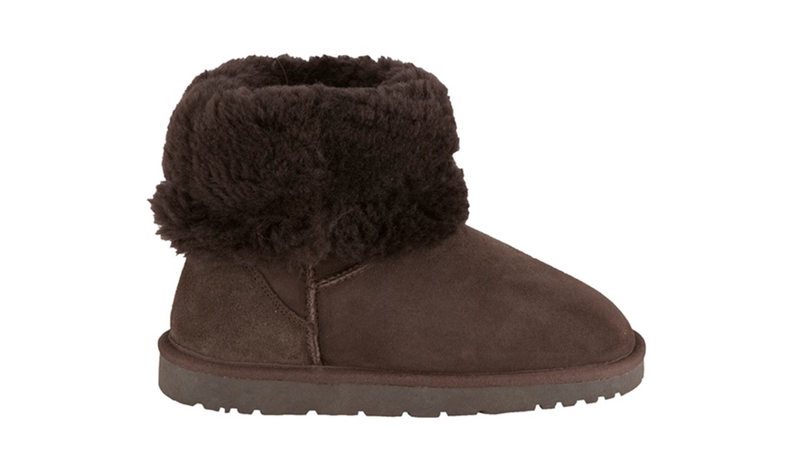 Image 11: Australian Sheepskin Boots