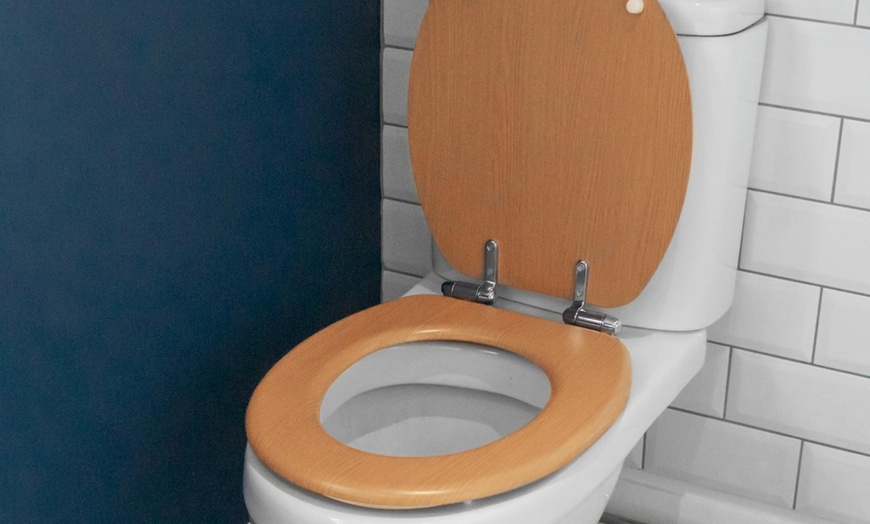 Image 9: Harbour Housewares Wooden Toilet Seats