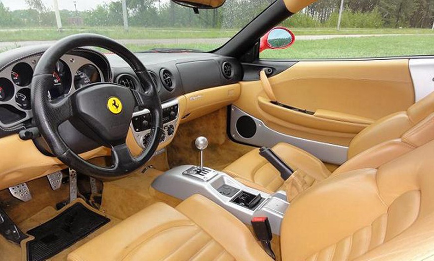 Image 3: Porsche of Ferrari rijden