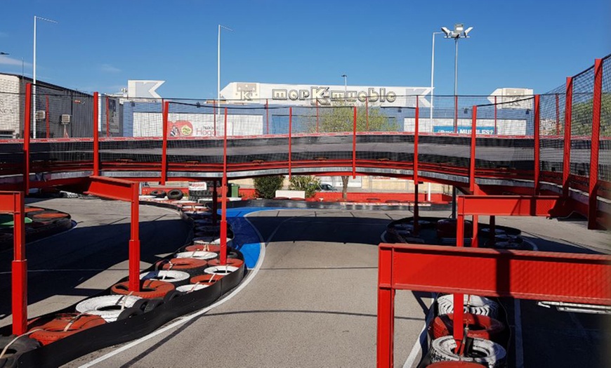 Image 2: 1 o 2 tandas de karting en Karting Rivas