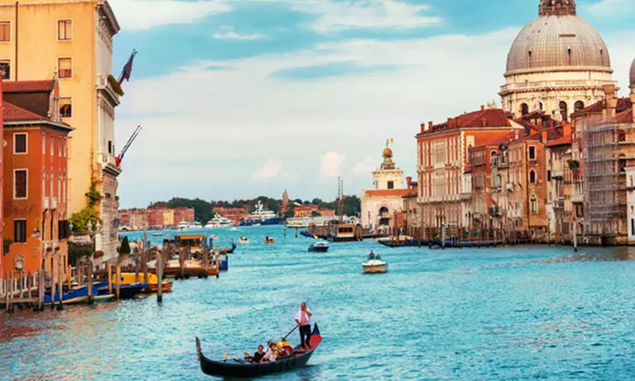 ✈ Venise : 2 ou 3 nuits avec petit-déjeuner au Quality Delfino Venezia 4* et vols A/R depuis Paris BVA ou Bordeaux - Primary Image