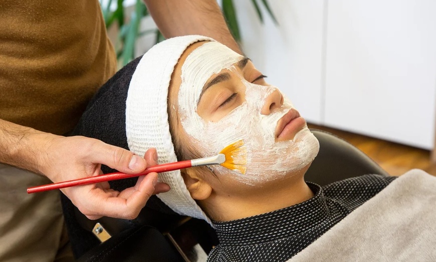 Image 6: Choice of Facial at Manuel Guerra Skin Care Clinic