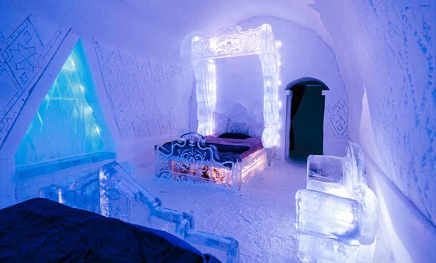 Image 5: Hôtel de Glace Getaway