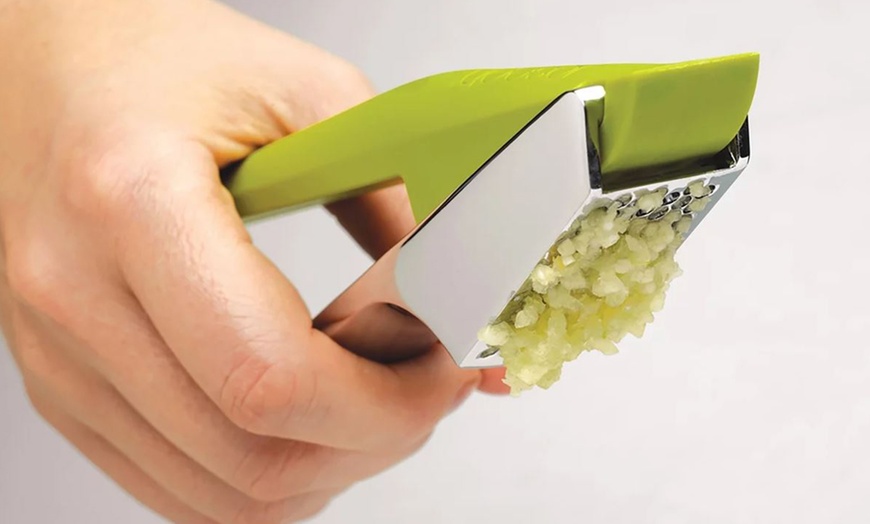 Image 4: Joseph Joseph Garlic Press