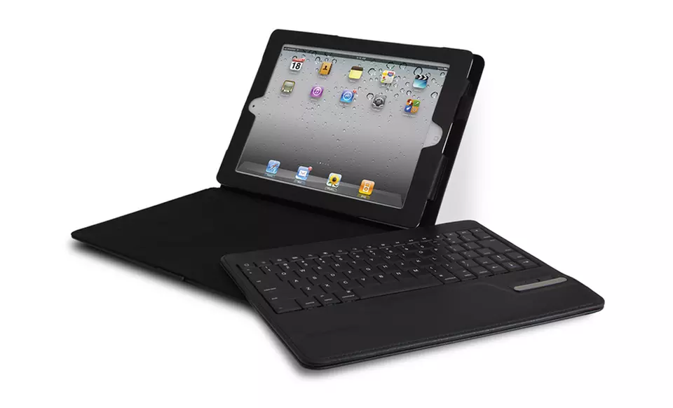 Hipstreet Keyboard Case and LensPen Bundle for iPad 2–4 - Primary Image