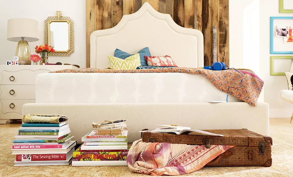Simmons CURV Plush Firm Mattress Set. Free White Glove Delivery. 10 Year Warranty. - Primary Image