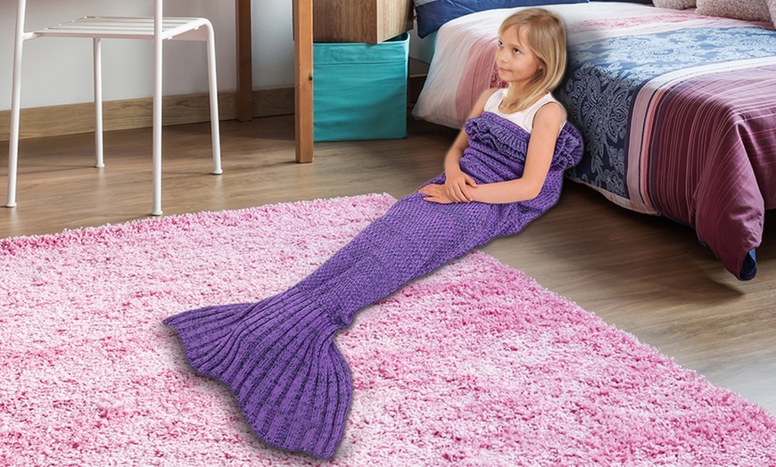 Image 4: Kids' Mermaid Tail Blanket