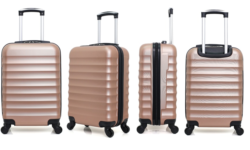 Image 28: Jakarta Set of Three Suitcases