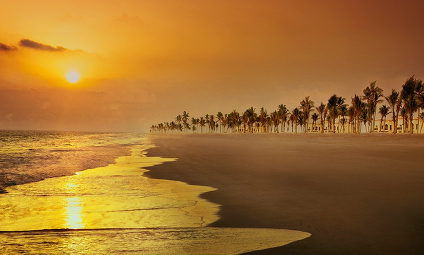 Image 3: 5-star Salalah Rotana Resort stay