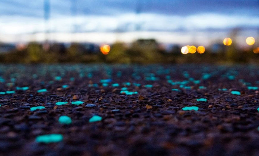 Image 2: Glow in the Dark Pebbles