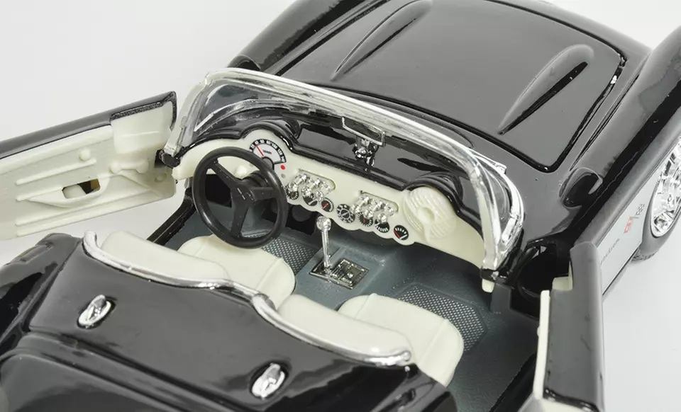 1:24 Scale 1957 Chevrolet Corvette Convertible by Maisto - Second Medium
