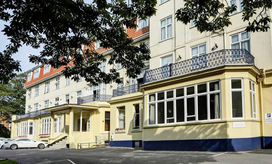 Image 1: Bournemouth: Standard Room with Dinner