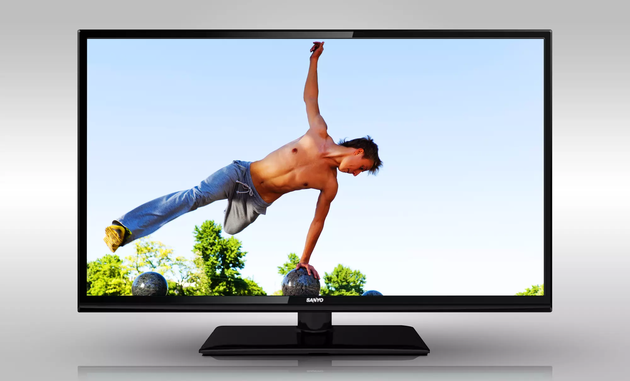 Sanyo 32" LED 720p HDTV with 3 HDMI Ports - Primary Image