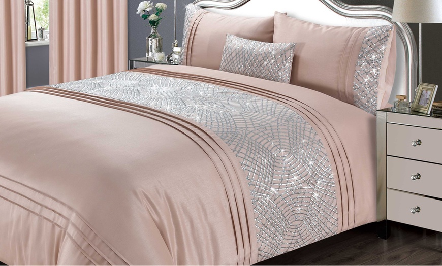 Image 3: Luxe Charleston Duvet Set with Embellished Sparkle Trim