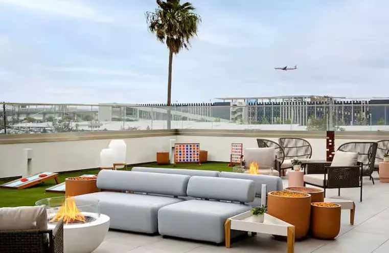 Comfortable Budget Hotel Near LAX With Parking Included