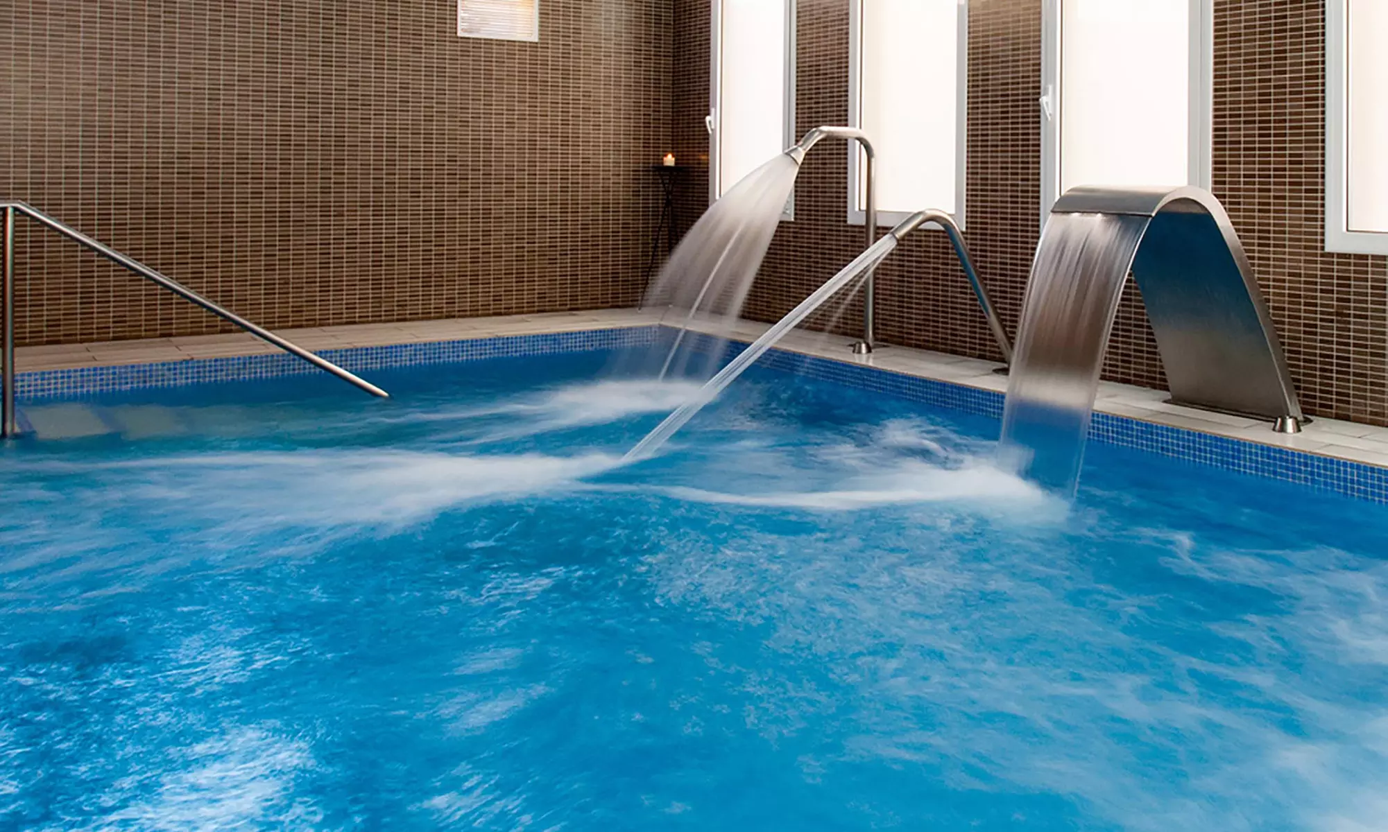 Caldes de Malavella: 1 a 3 noches con desayuno y opción a circuito termal para 2 personas en Balneario Vichy Catalan - Primary Image