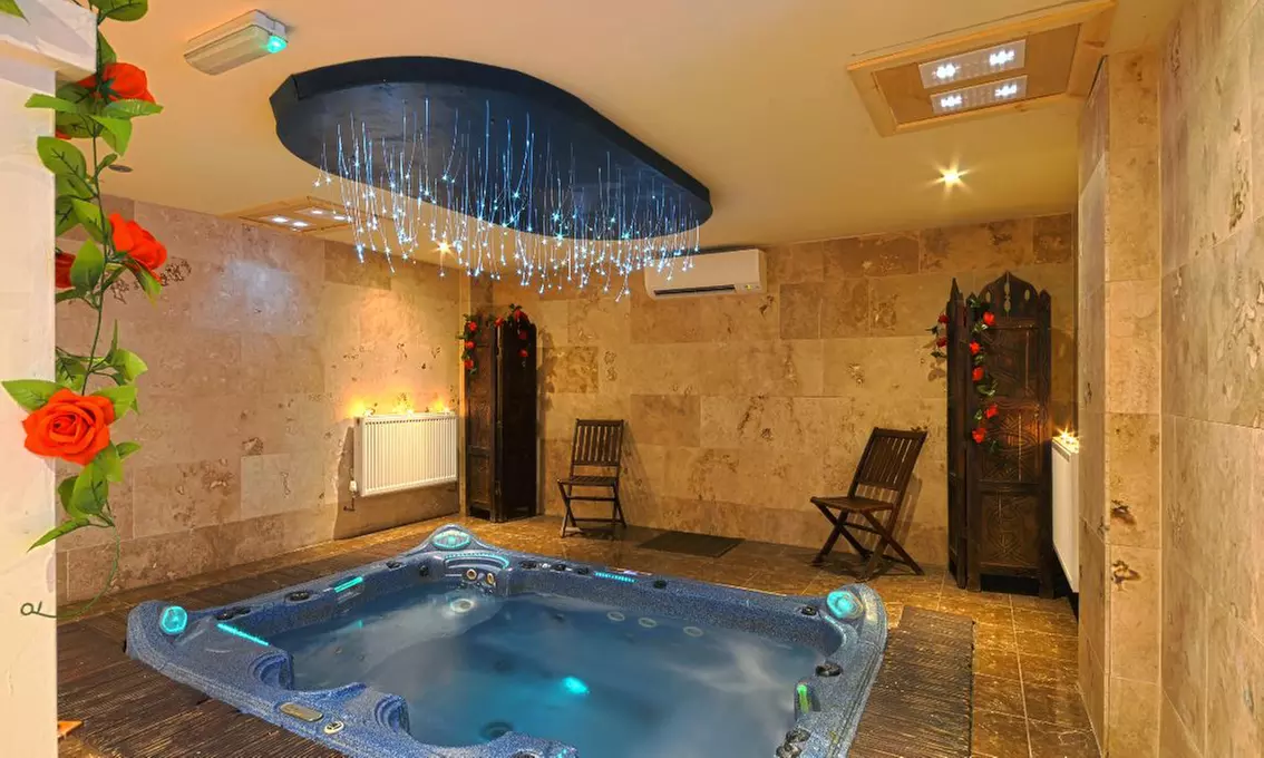 Choice of Full Body Massage with Glass of Prosecco