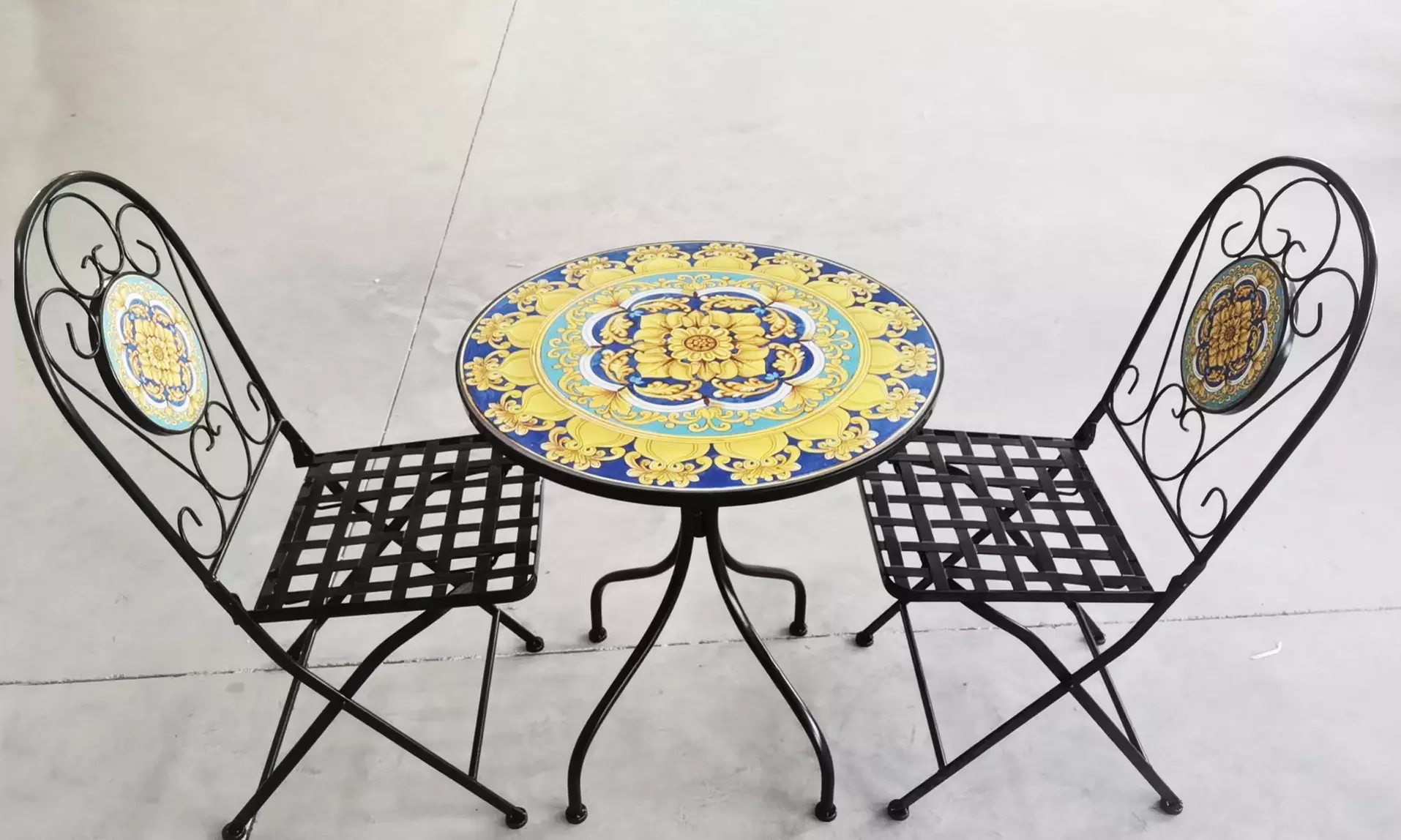 Set con tavolino e sedie da esterno BuyBuy