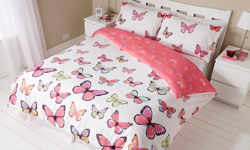 Image 15: £10 Duvet Sets